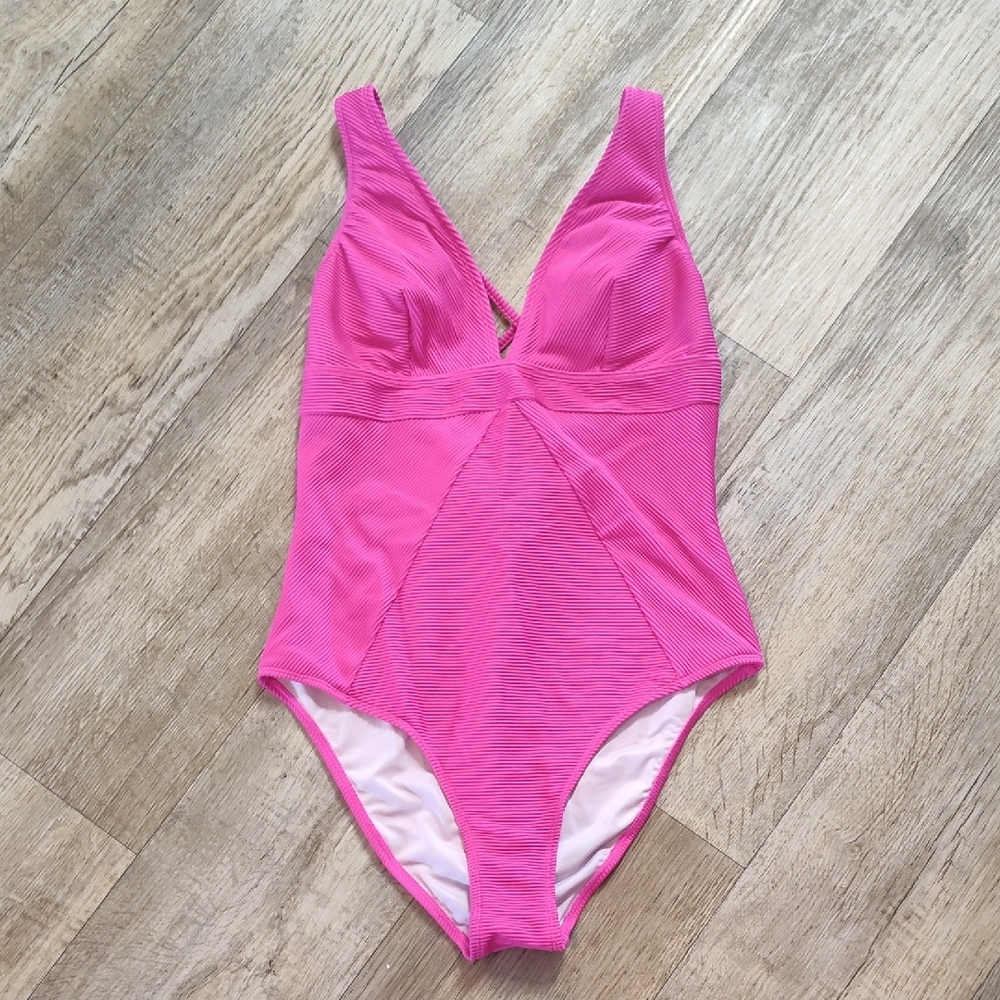 Cupshe One Piece Swimsuit - Picture 2 of 12